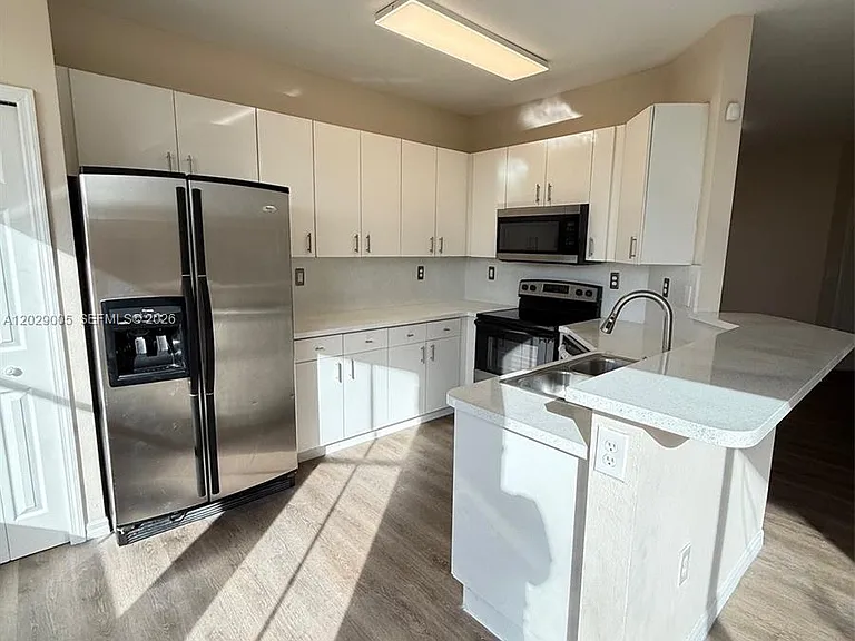8528 SW 166th Pl #8528 — Photo 9