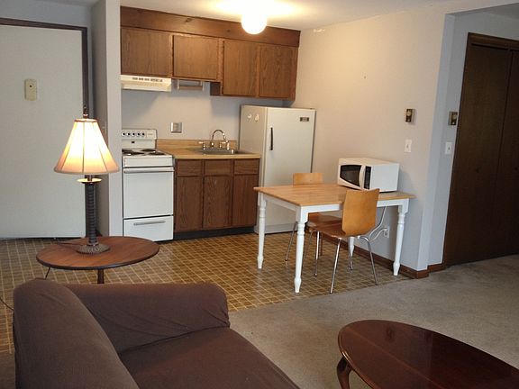 4th image of 3052 Amesbury Dr APT 4