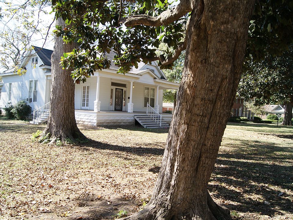 1st image of 901 W Semmes Ave