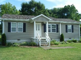 606 Weaver Ln, Weaver, AL 36277