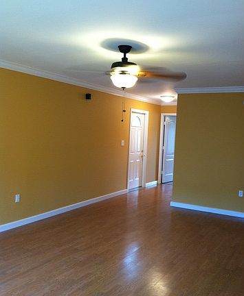 4th image of 422 Meadowlark Ln