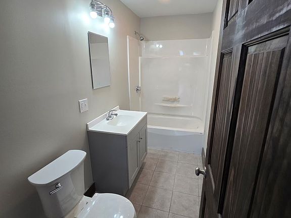 4th image of 219 Whitman St #3