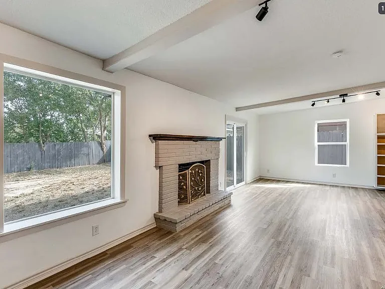 3611 Devon Ave — Photo 10