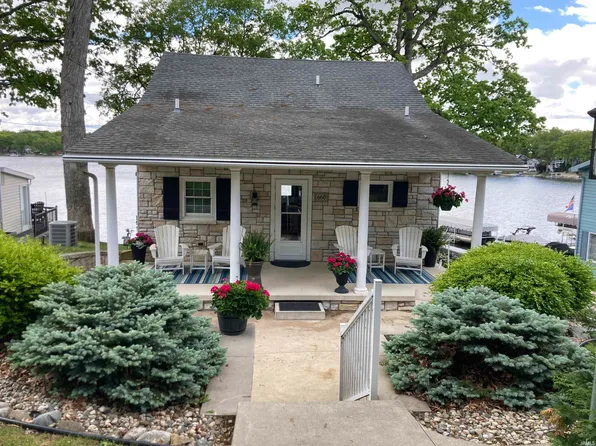 660 Lane 221b Hamilton Lk, Hamilton, IN 46742