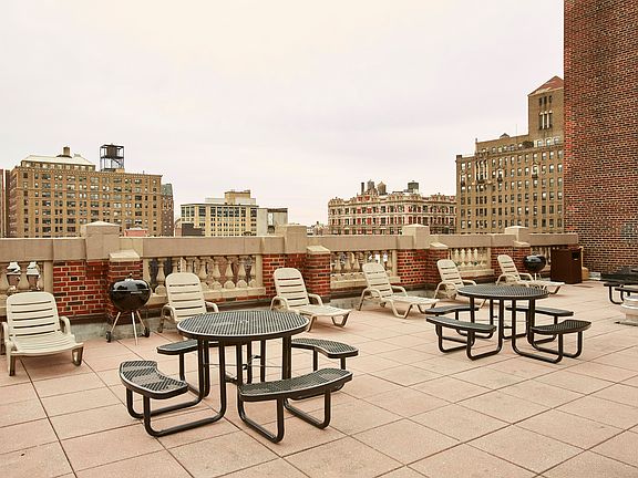 3rd image of 250 W 100th St #216