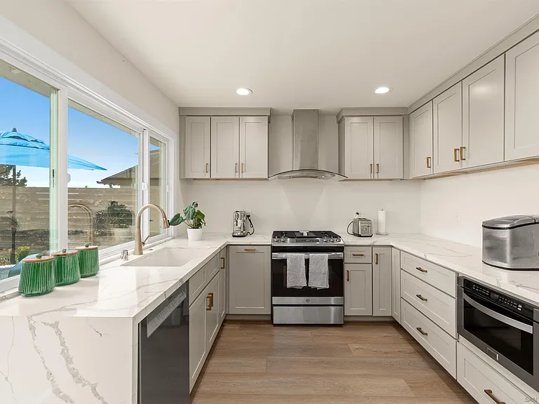 14186 Half Moon Bay Dr — Photo 16