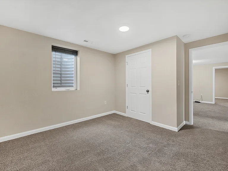 6042 Uno St #B — Photo 18
