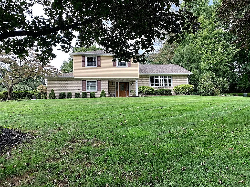 45 Ronald Dr photo 1