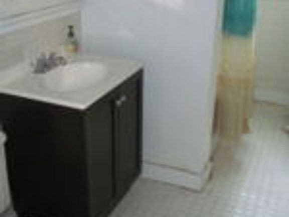 5th image of 2944 N Maryland Ave
