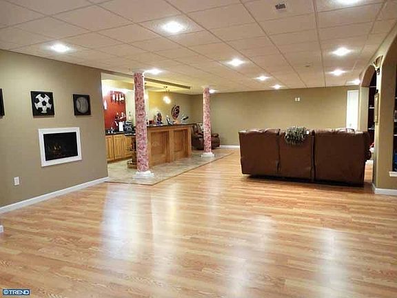 3rd image of 9 Ainsley Ct