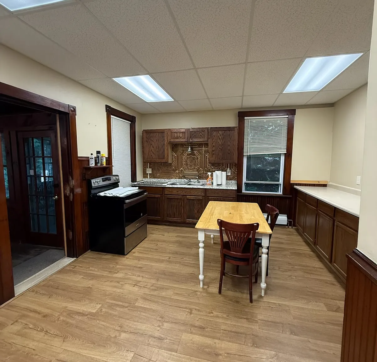 2 bed, 1300 sqft, $1,900 — Photo 2