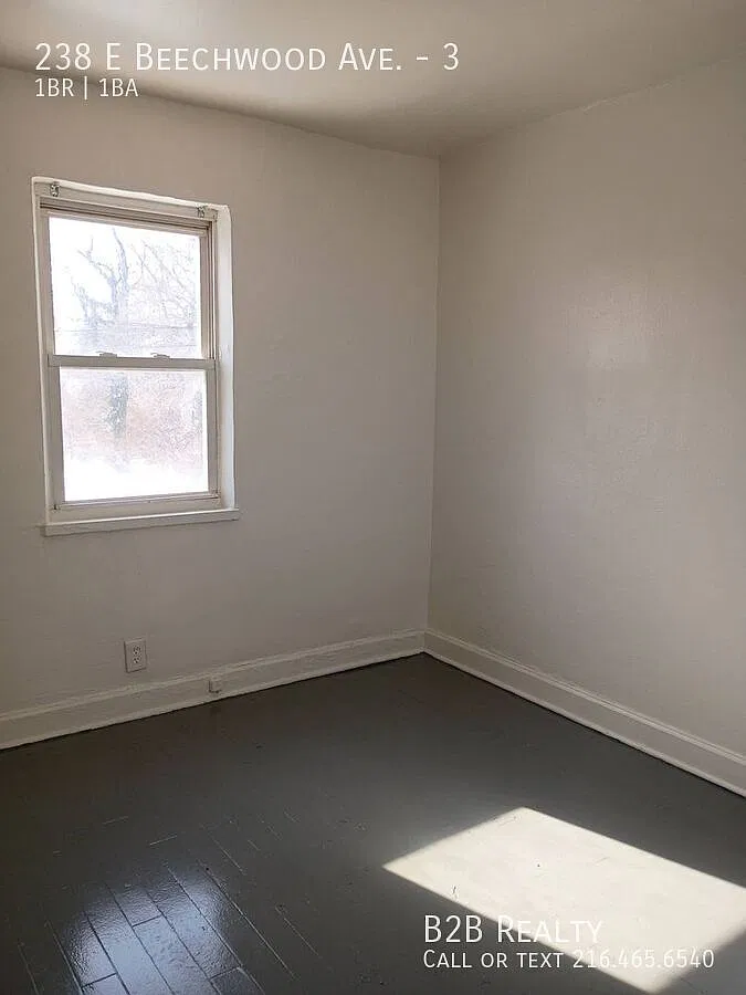 Charming 1 - Bedroom Property in Prime Location — Photo 2