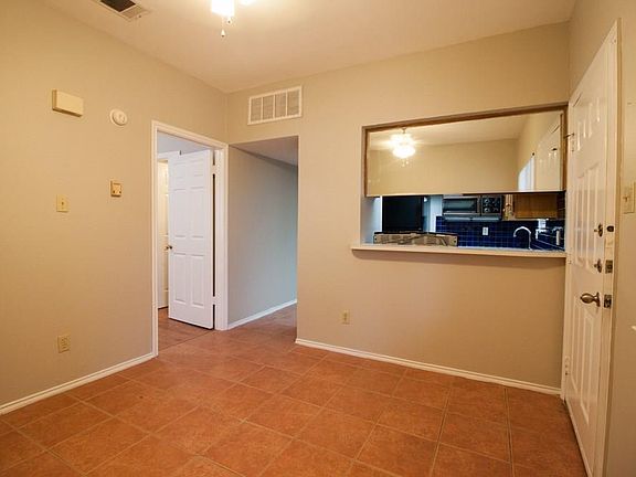 5th image of 706 W 22nd St APT 307