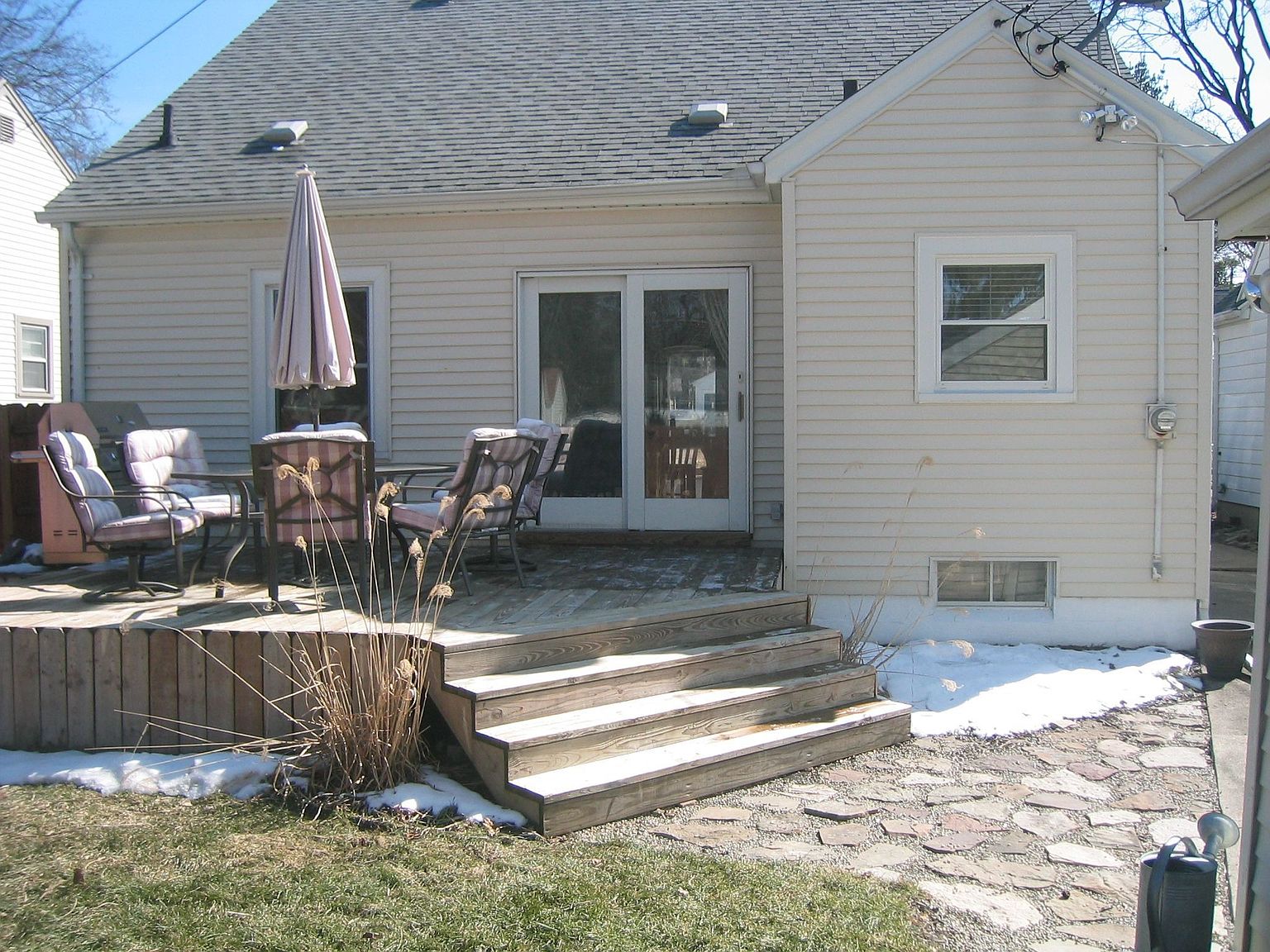 615 Riley St, Lansing, MI 48910 Zillow