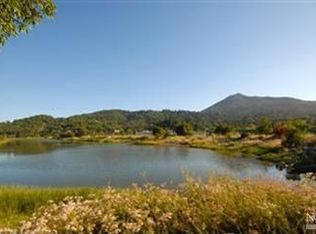 21 Stadium Way #B, Kentfield, CA 94904