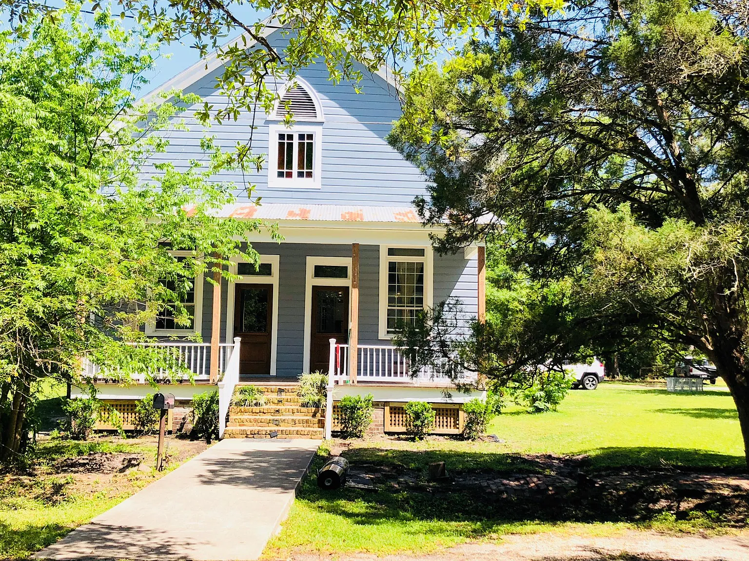 2528 College St — Photo 1