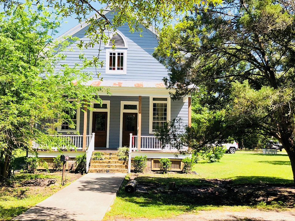 1st image of 2528 College St