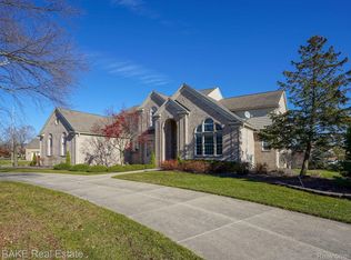 51329 Plymouth Valley Dr, Plymouth, MI