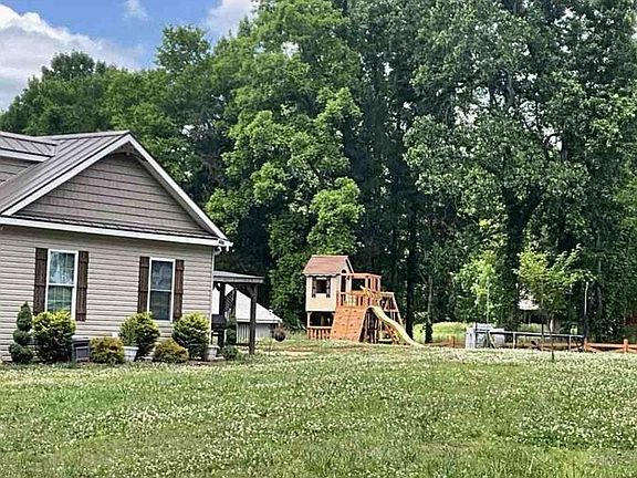 3rd image of 751 County Road 51