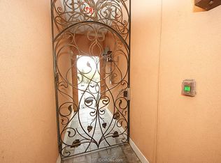 337 King St #D, Charleston, SC 29401