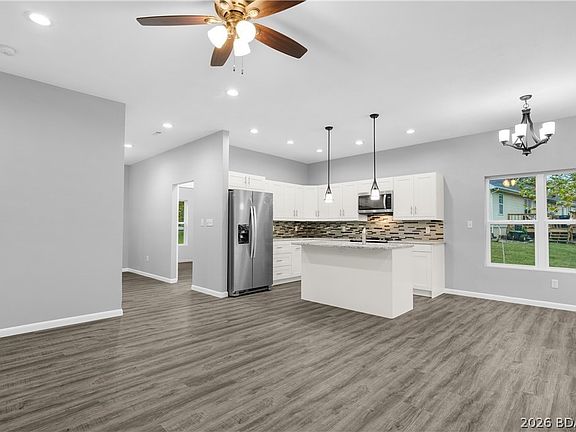 4th image of 39 Buckingham Dr