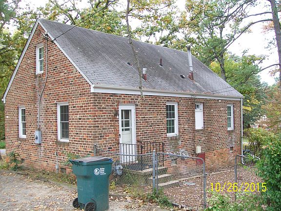 3rd image of 7400 Parkline Dr
