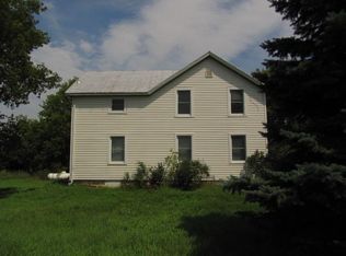 6011 Niles Rd, Valders, WI 54245
