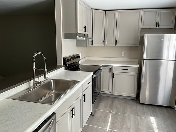 2nd image of 378 Cottonwood Ct