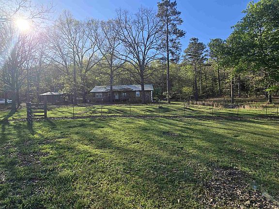 2nd image of 652 Red Hill Rd