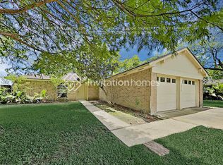 2850 Mayflower Landing Ct, Webster, TX 77598