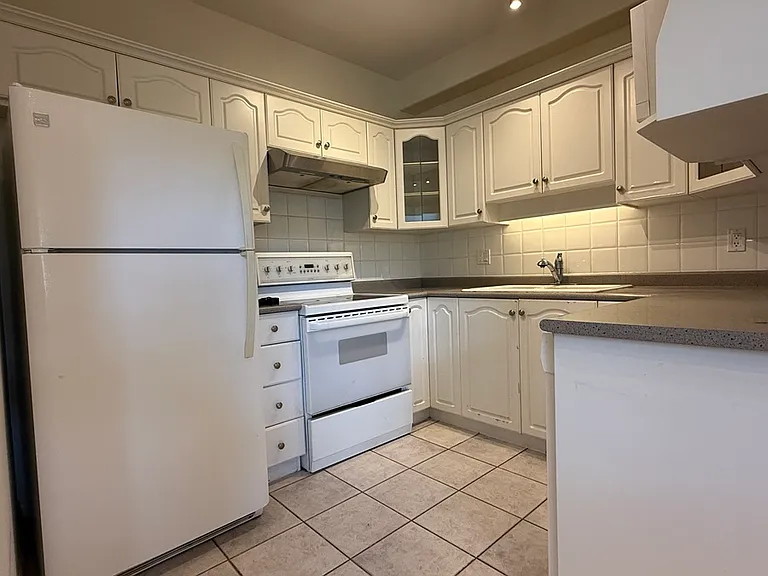 3176 Plateau Blvd — Photo 7