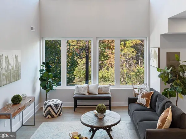 2209 M St NE #7, Washington, DC 20002