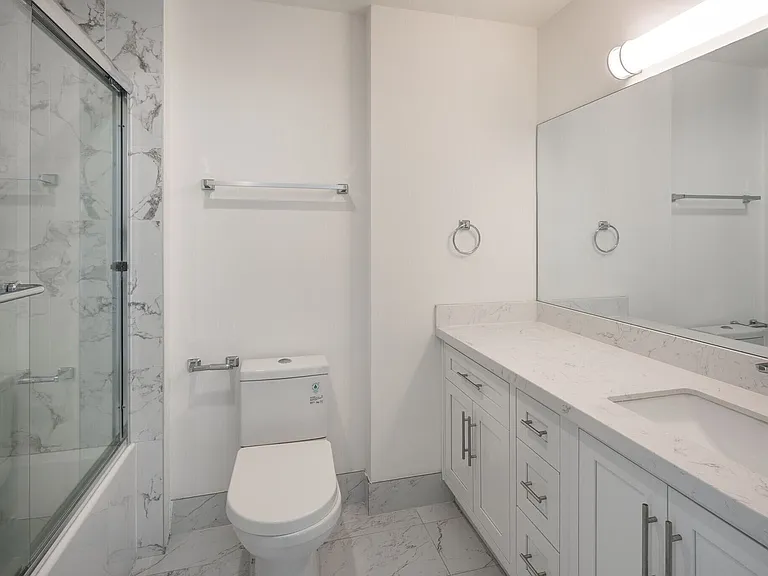 Regency Holt Apartments — Photo 61