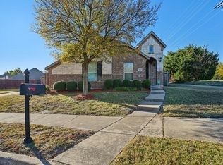 500 Nightinggale Ln, Red Oak, TX 75154