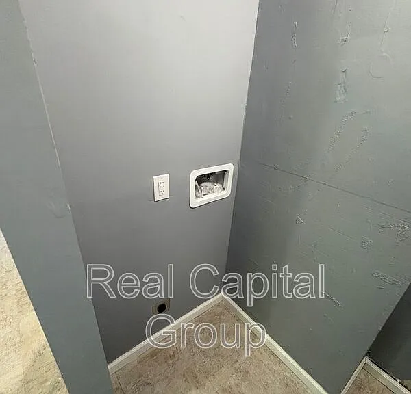 44 Alexander St #2 — Photo 8