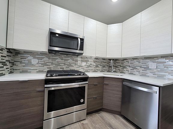 4th image of 6150 N Francisco Ave APT 3A
