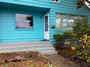 257 SW 10th St, Newport, OR 97365