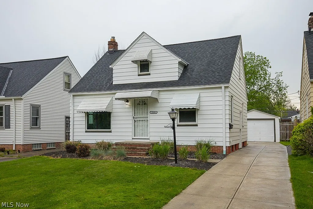 5549 Thomas St photo 1