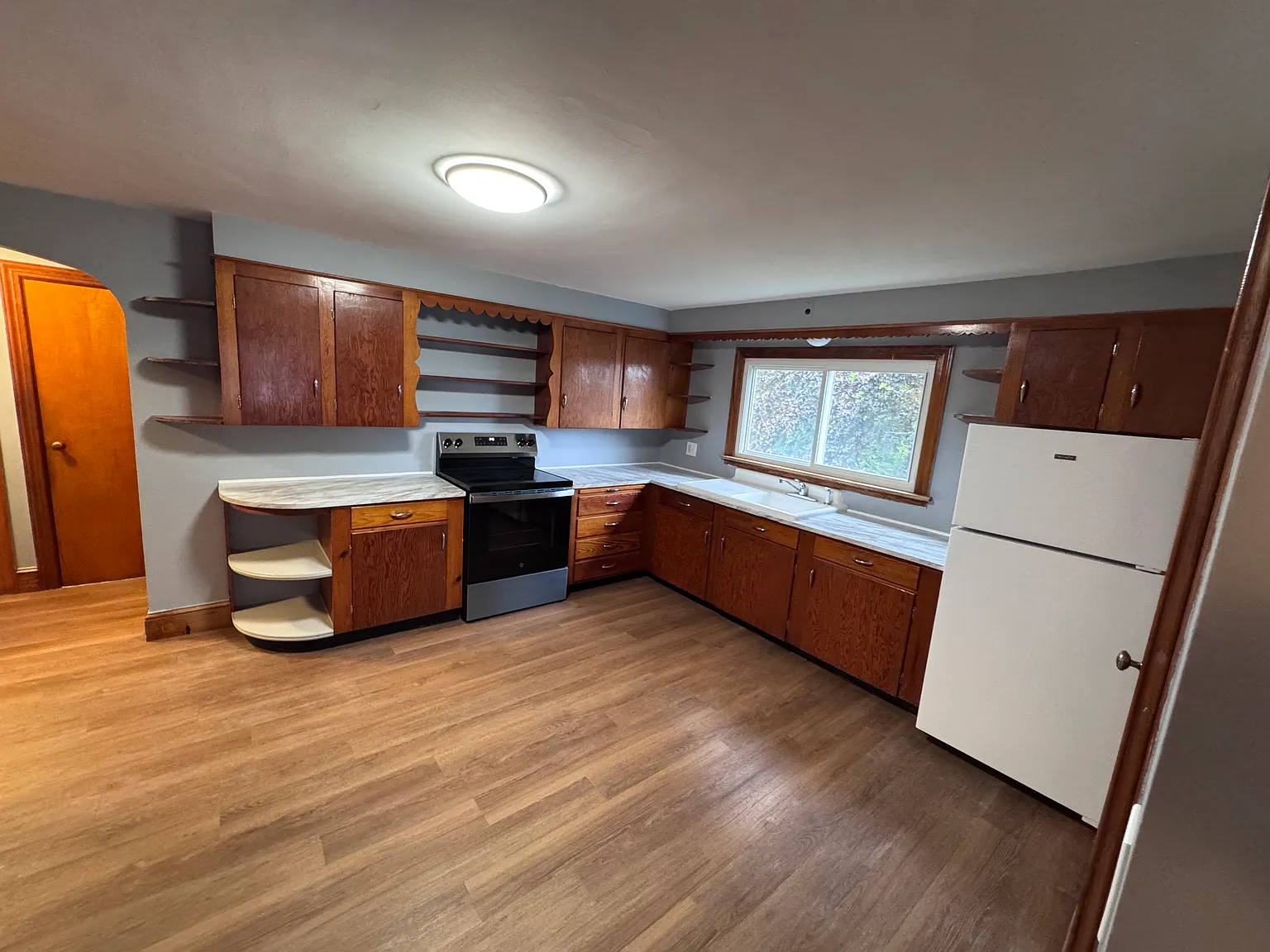 2 bed, 1100 sqft, $2,000 — Photo 2