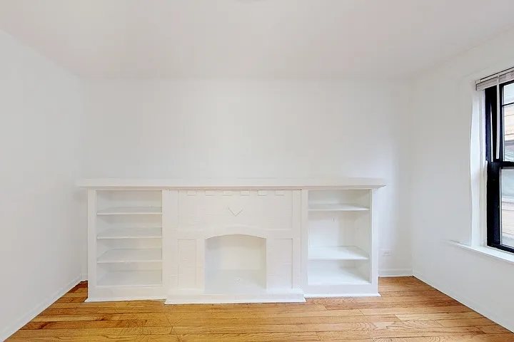 Woodlawn Court — Photo 12