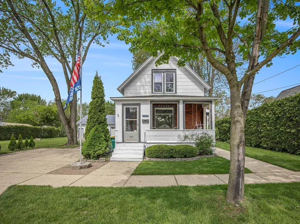 67745 Gleason St, Richmond, MI 48062