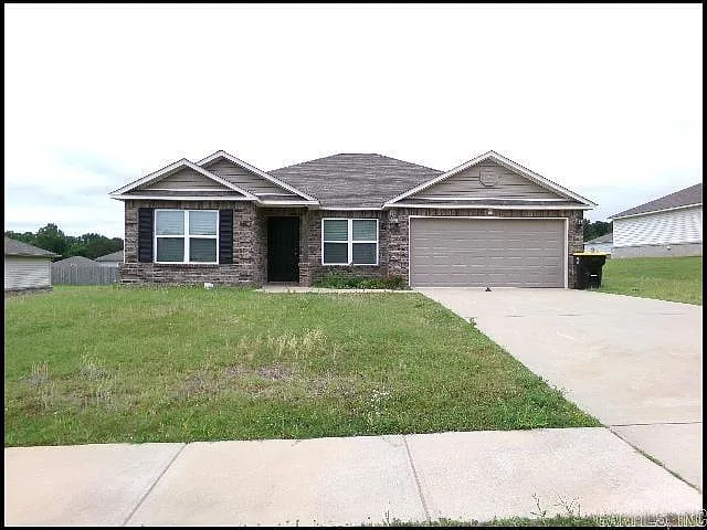 30 Erwin Dr — Photo 1