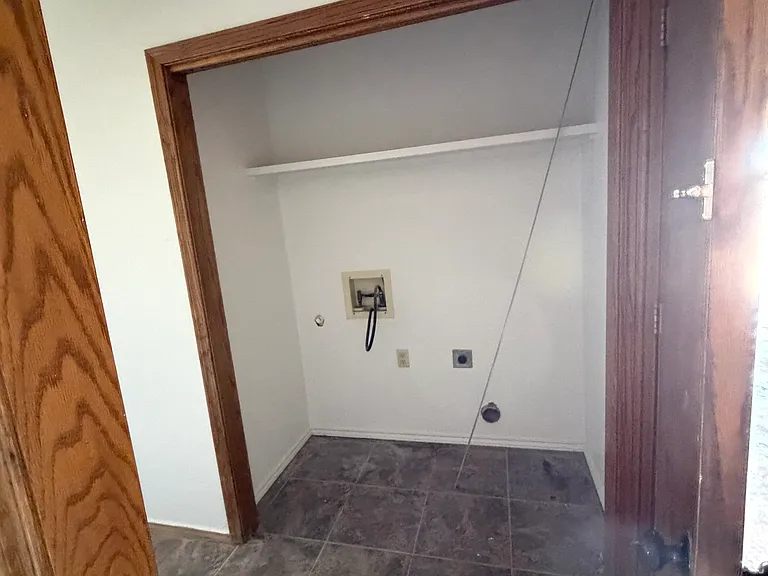 6808 Foothill Dr — Photo 10