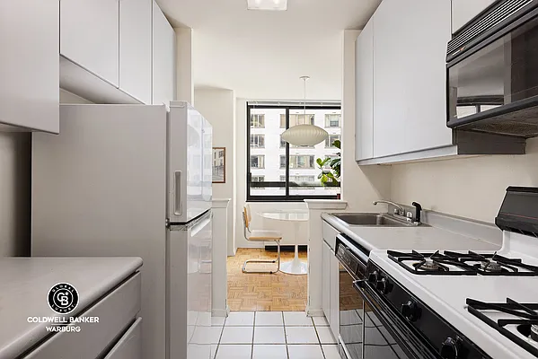 Sold by Coldwell Banker Warburg | media 15