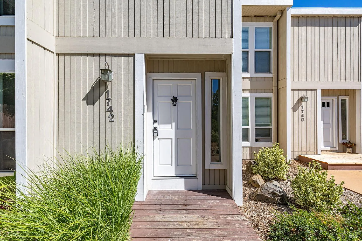1742 Mission Boulevard - Photo 1