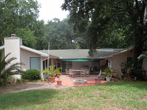 2nd image of 1925 Tomas Drive