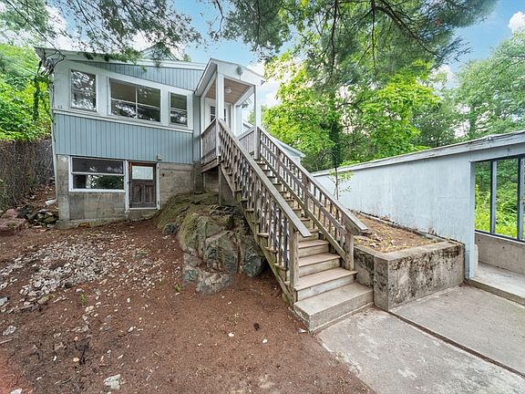 3rd image of 46 Circle Rd