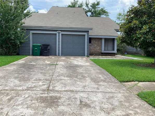 7723 Candlegreen Ln, Houston, TX 77071