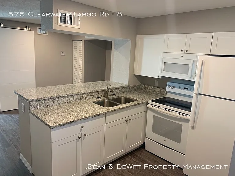 575 Clearwater Largo Rd N #9 — Photo 3