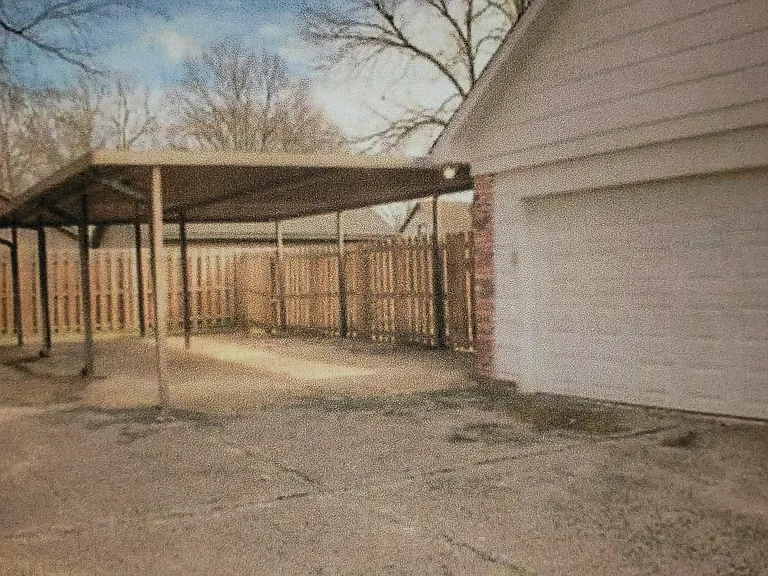 516 S Yates Rd — Photo 45